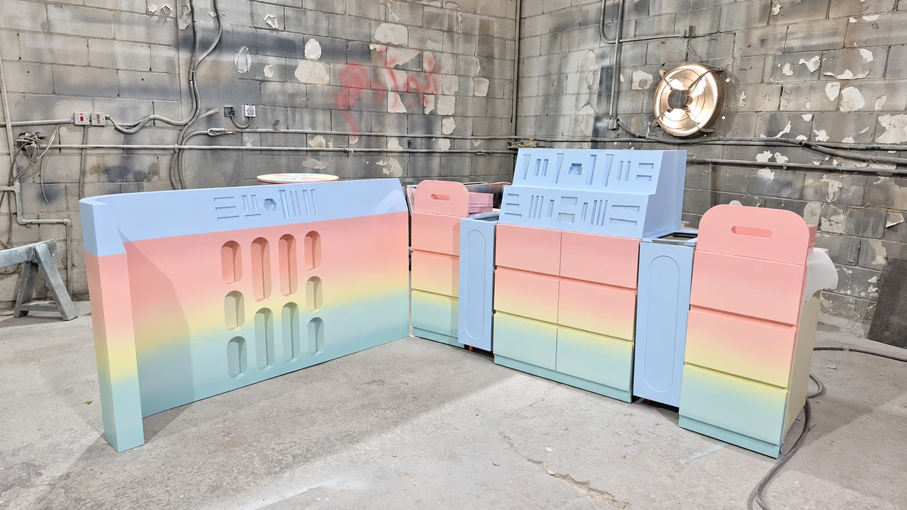 A booth with colour gradients — 2